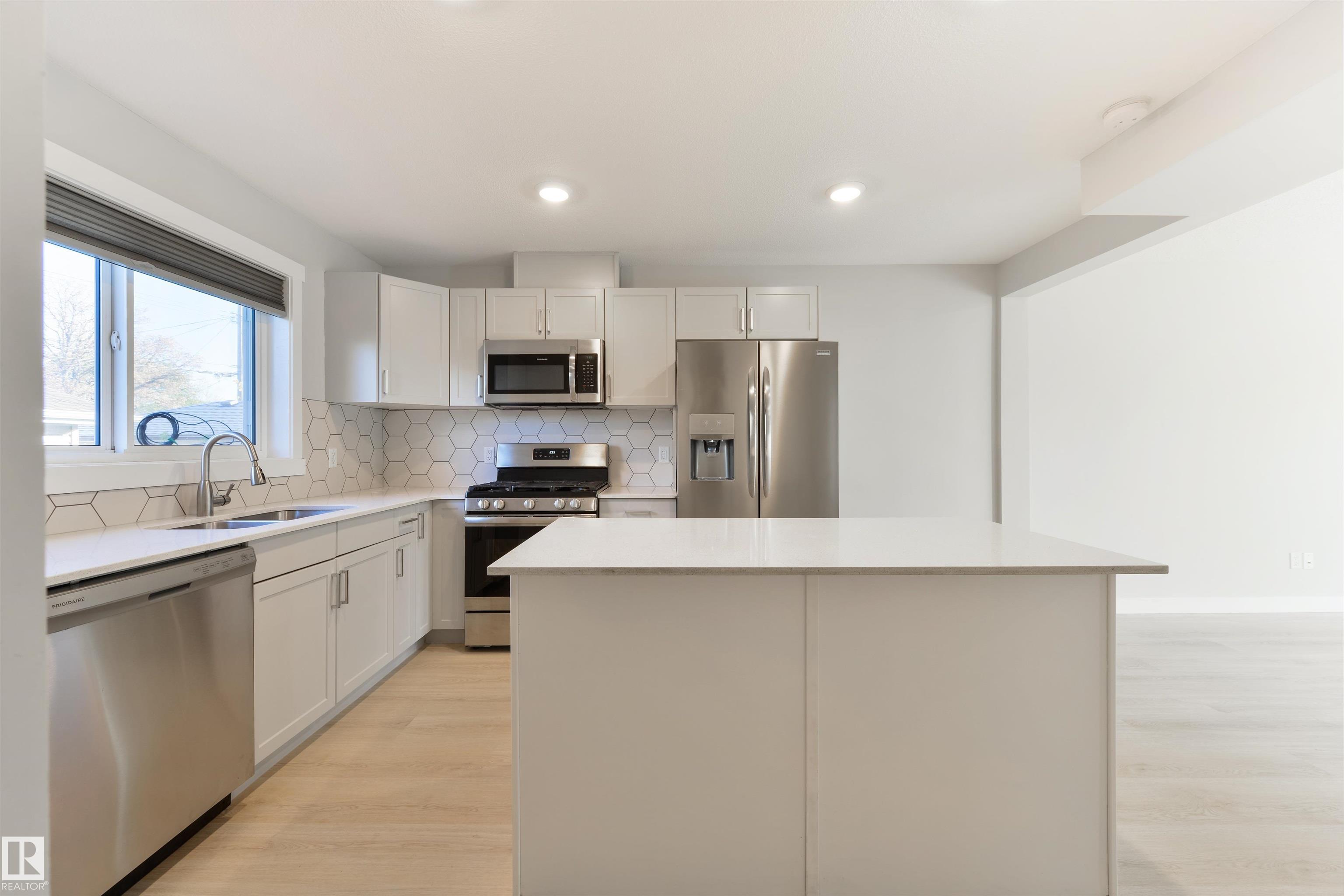 Condo / Townhouse Home for Sale in Edmonton, AB