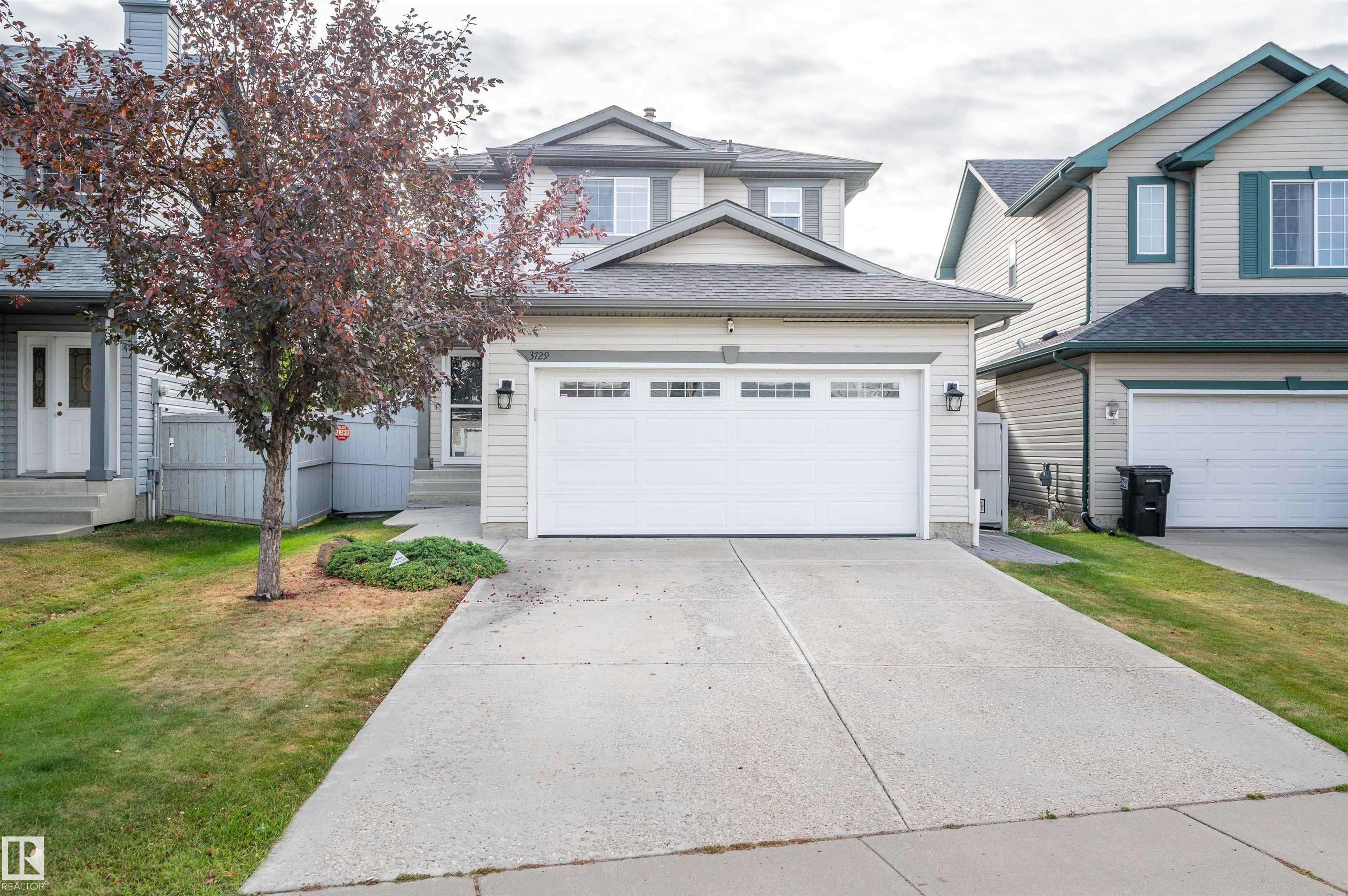Photo for MLS®# E4462697 - home for sale at 3729 138a Avenue Northwest, Clareview Town Centre, Edmonton AB