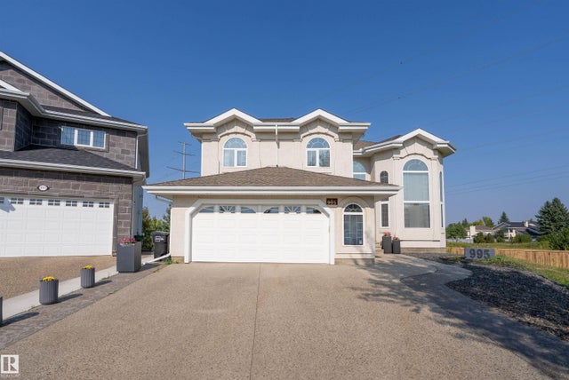 995 Hollingsworth Bend Bend Nw, Edmonton
