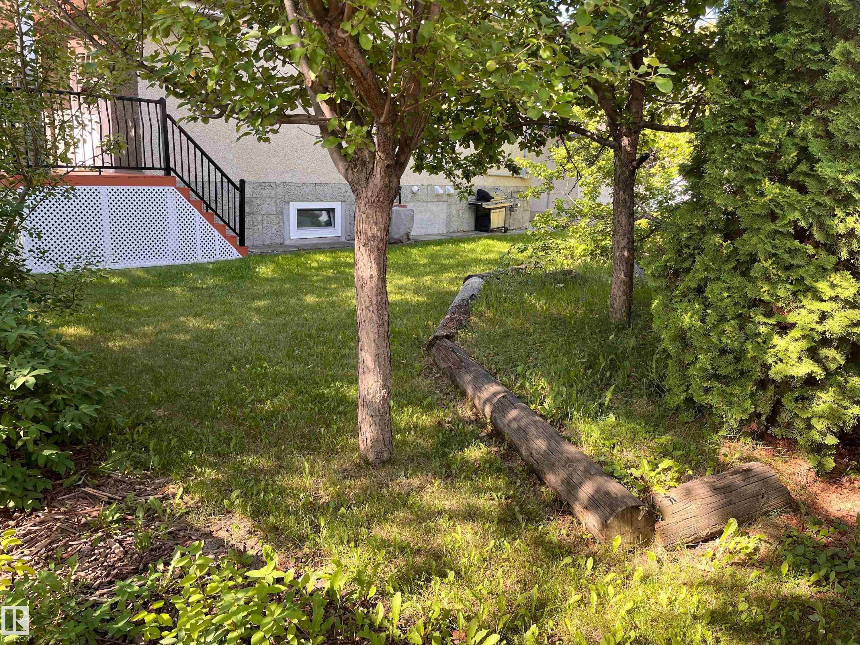 Single Family Property for Sale at 11910 76 St Northwest, Edmonton: MLS®# E4462826