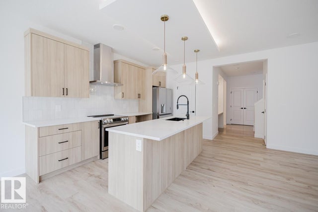 8219 Kiriak Loop Sw, Edmonton