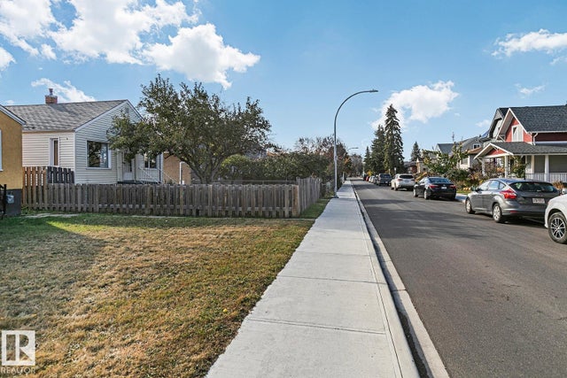 9221 110 Avenue Nw, Edmonton
