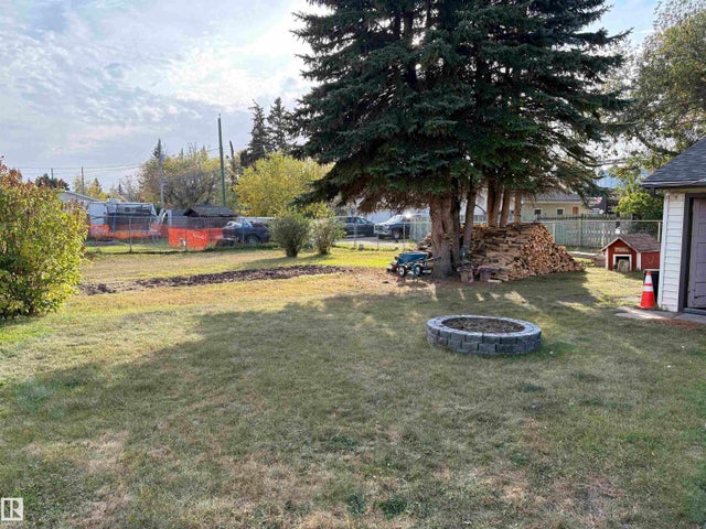 4836 50 Street, Gibbons