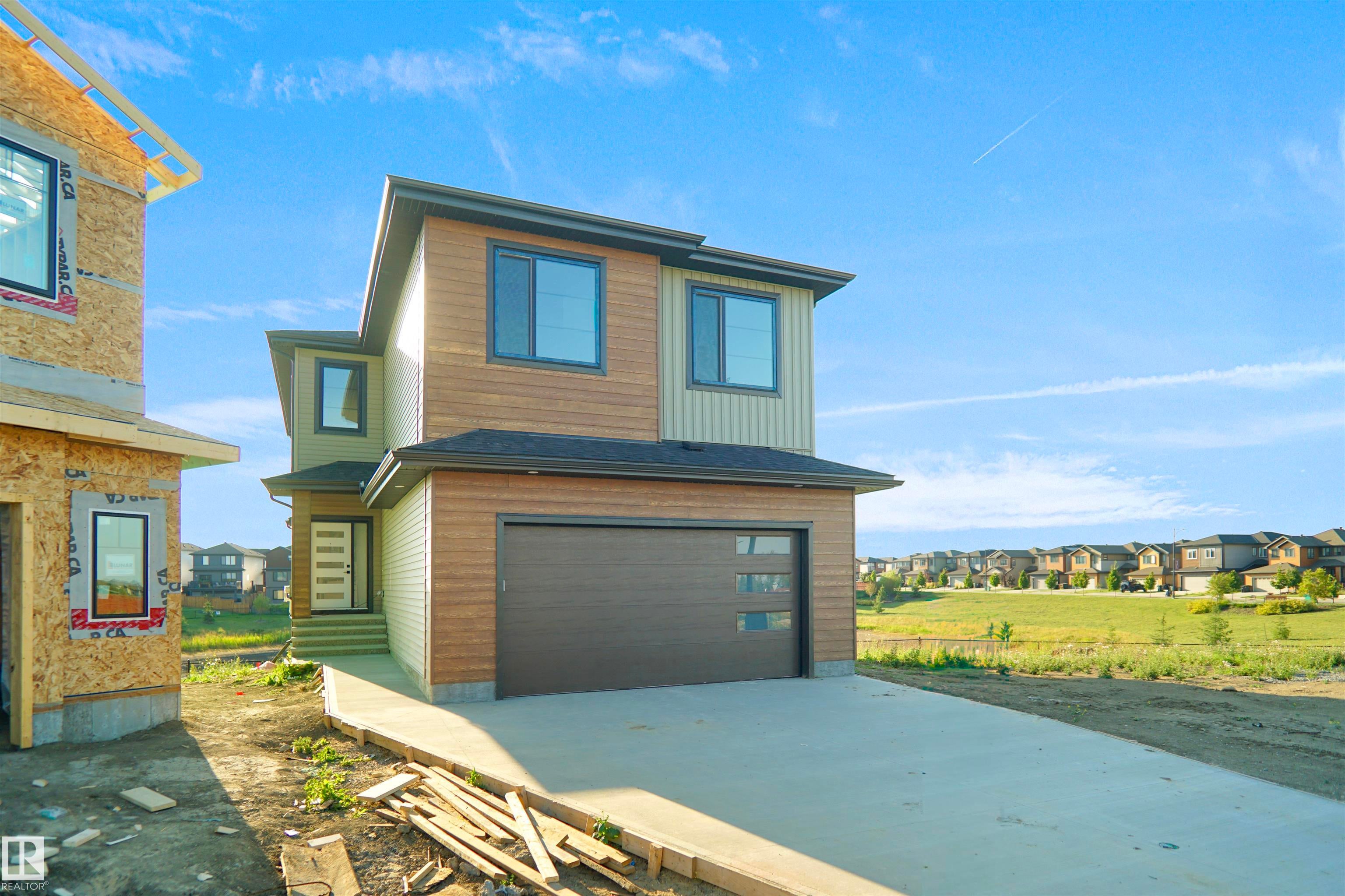 Photo for MLS®# E4463062 - home for sale at 11 Trill Point(e), Tonewood, Spruce Grove AB