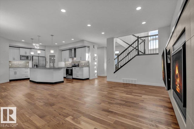 7142 May Cr, Edmonton