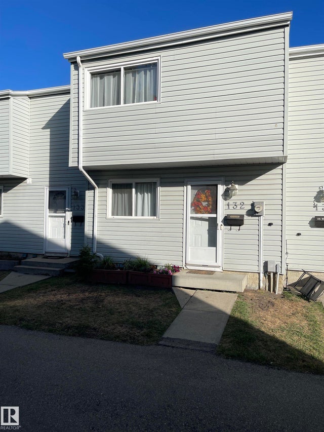 132 Dickinsfield Court, Edmonton