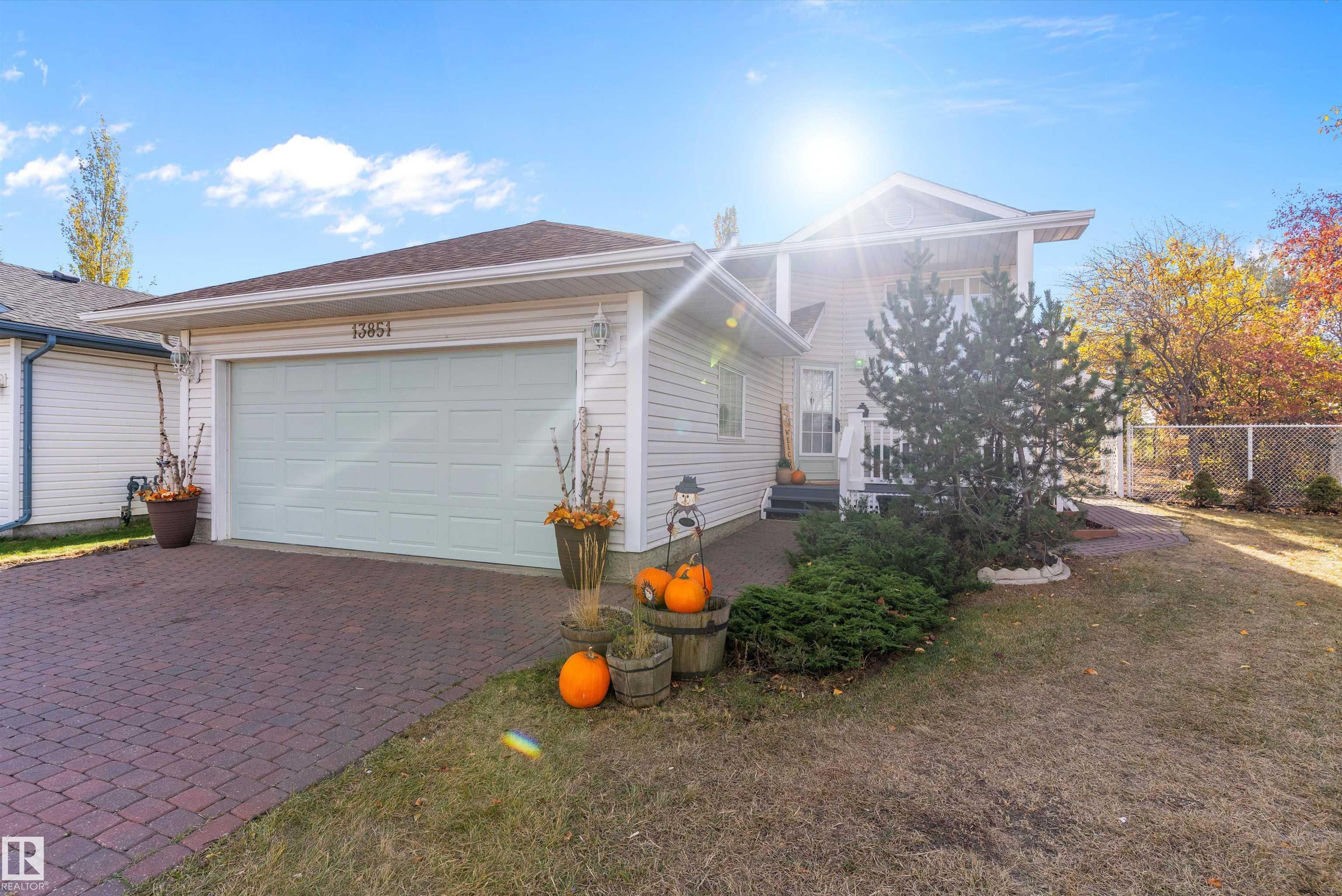 Photo for MLS®# E4463202 - home for sale at 13851 131 Avenue Northwest, Athlone, Edmonton AB