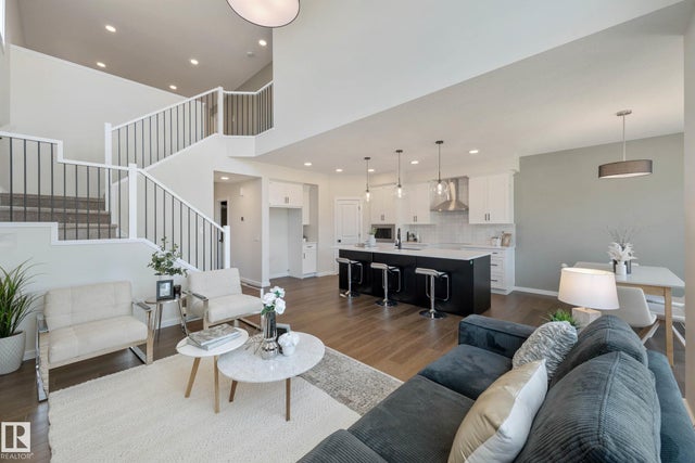 8136 230 Street Nw, Edmonton