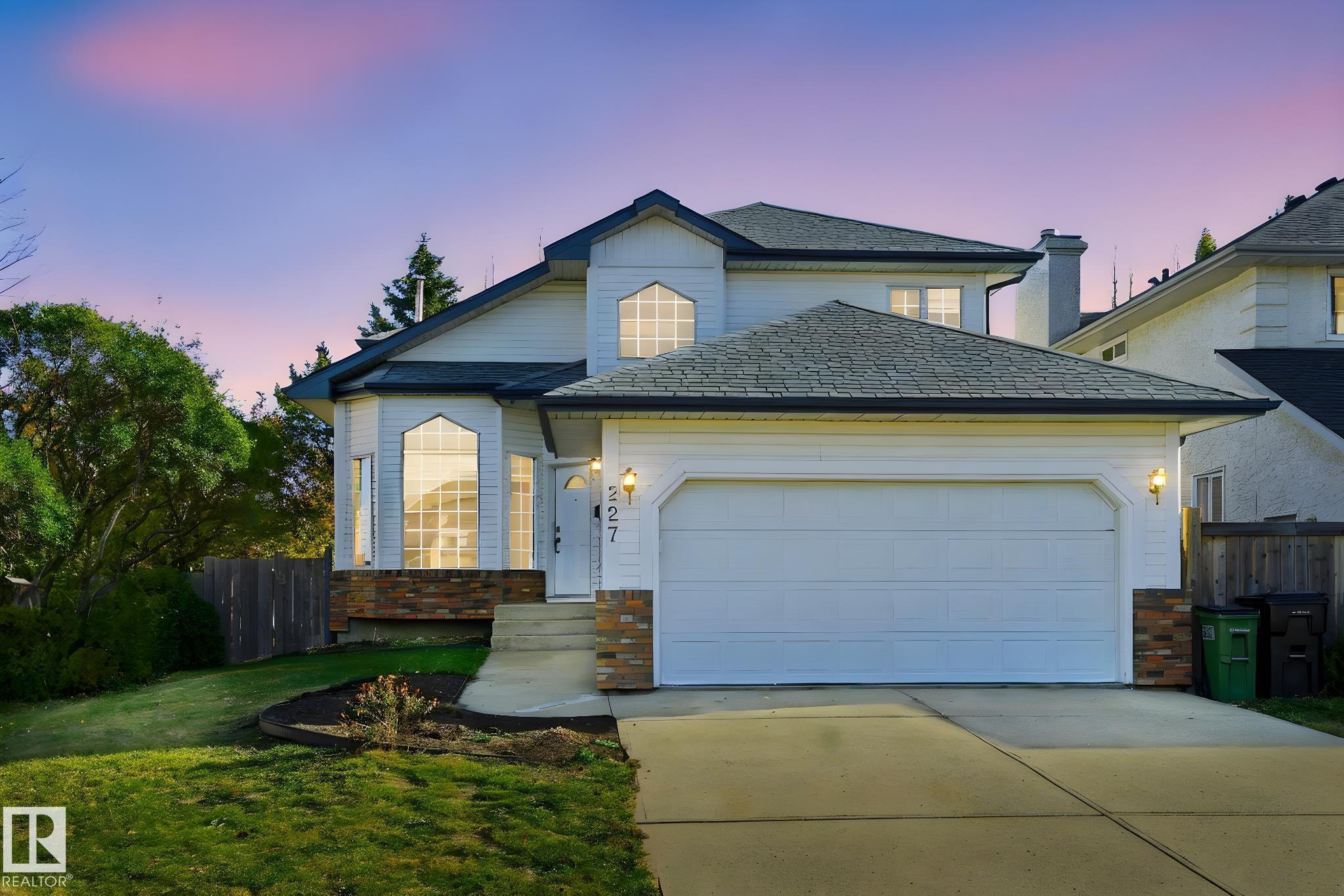 Edmonton Real Estate: Single Family Property for Sale in Potter Greens