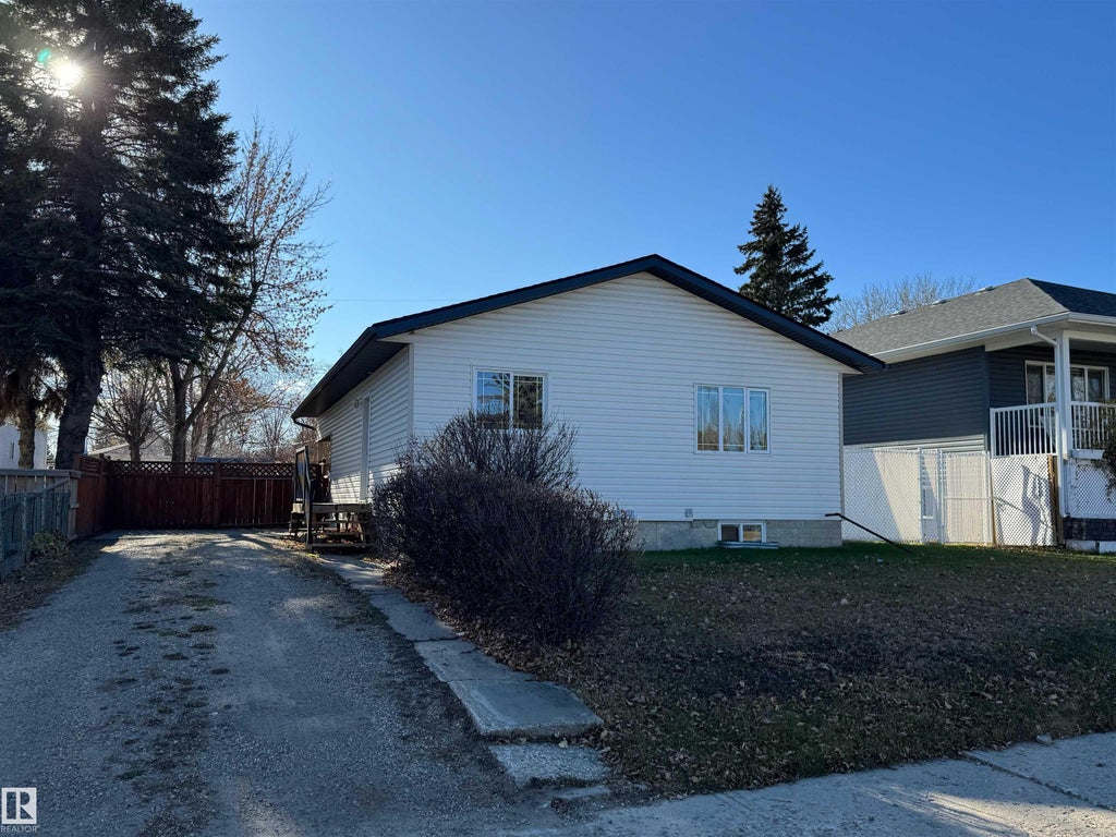 4745 49 Avenue, Drayton Valley