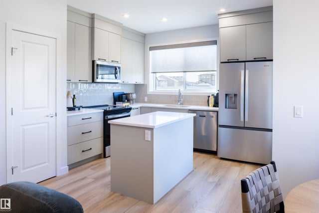 837 Rowan Close, Edmonton