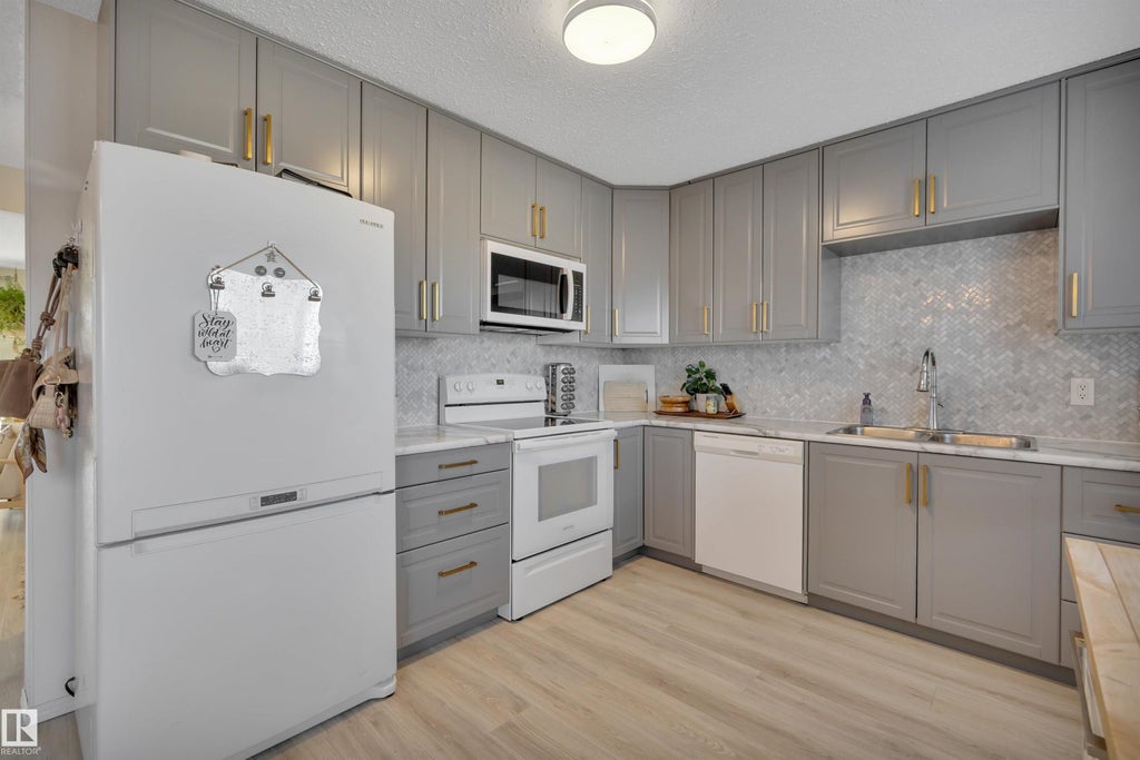 207 West Liberty Drive, Millet