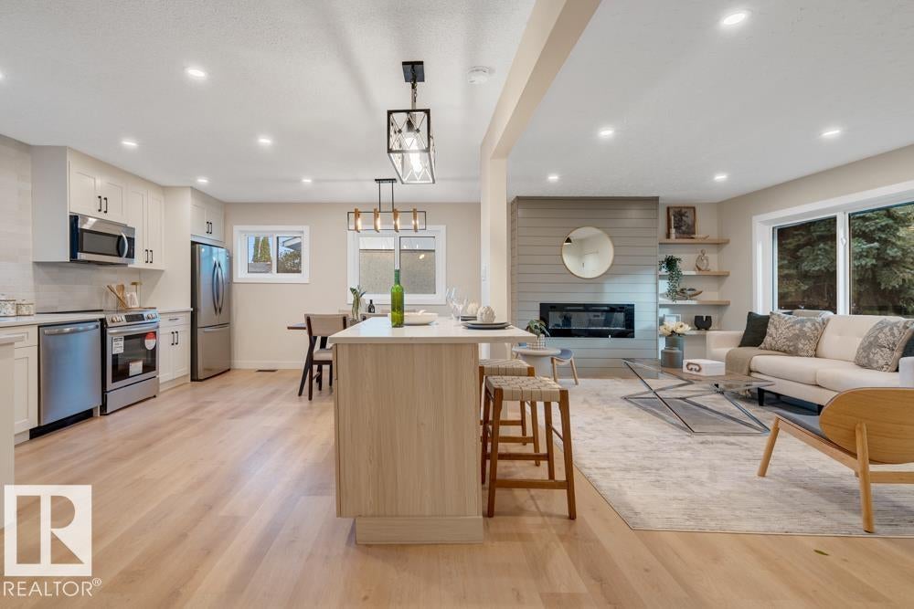 Edmonton Real Estate: Single Family Property for Sale in Lynnwood