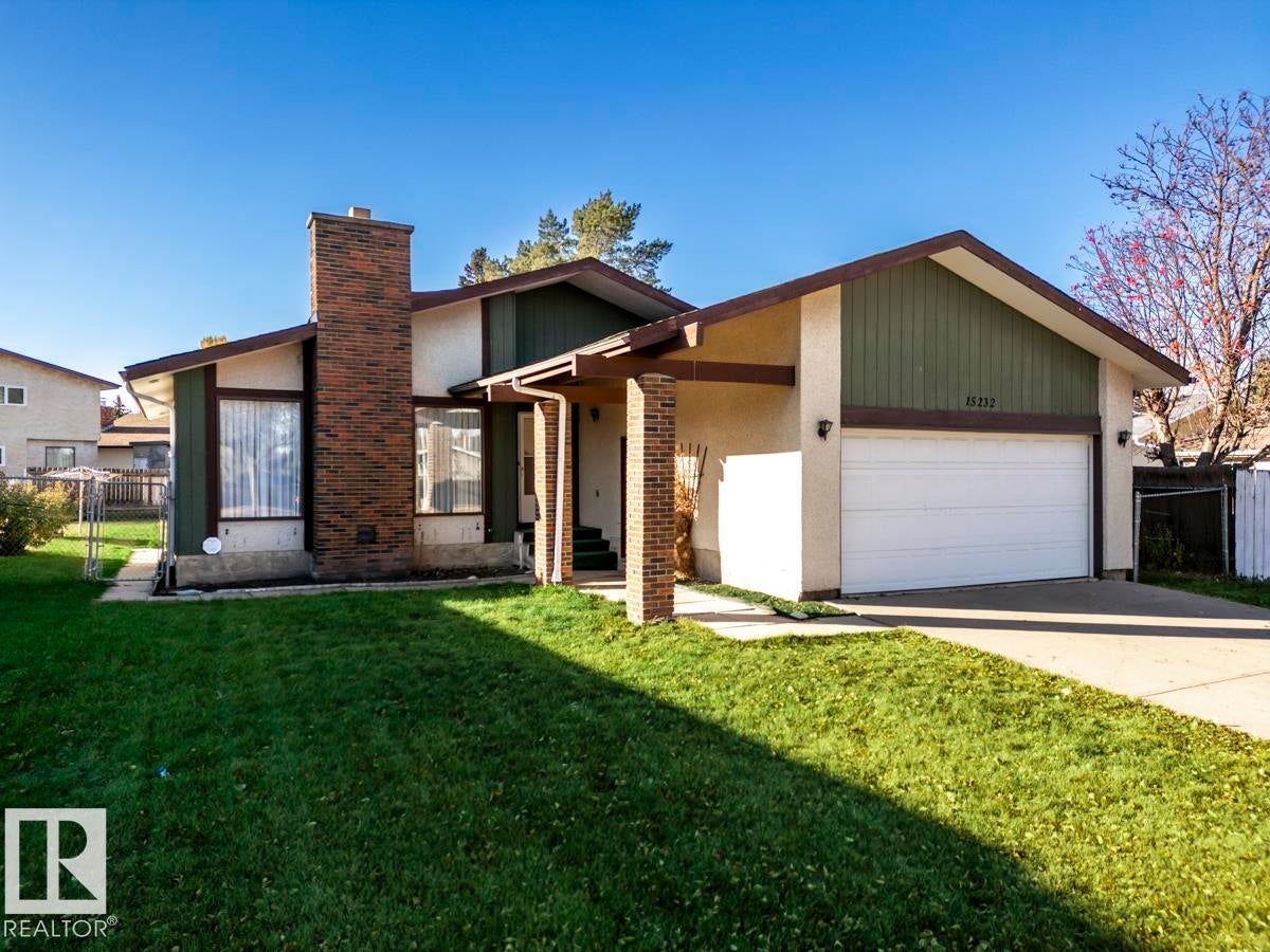 Photo for MLS®# E4464178 - home for sale at 15232 121 Street Northwest, Caernarvon, Edmonton AB