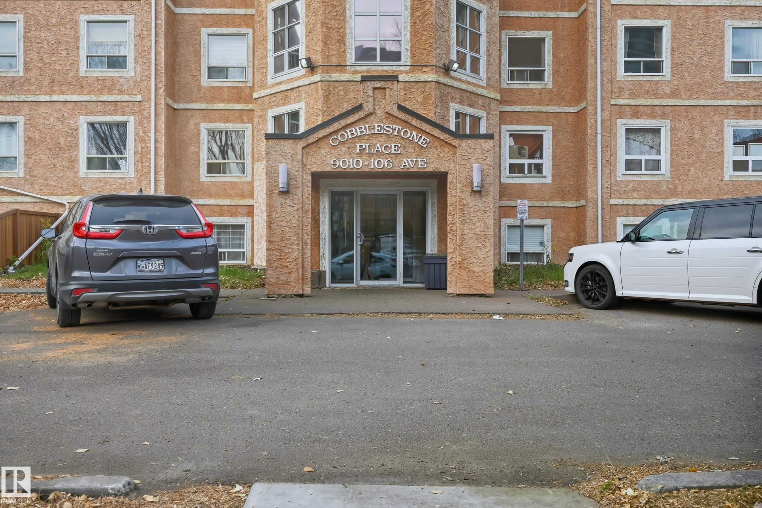 Photo for MLS®# E4464297 - home for sale at 201 9010 106 Avenue Northwest, Boyle Street, Edmonton AB