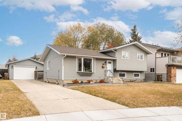 4 Adrian Place, St. Albert