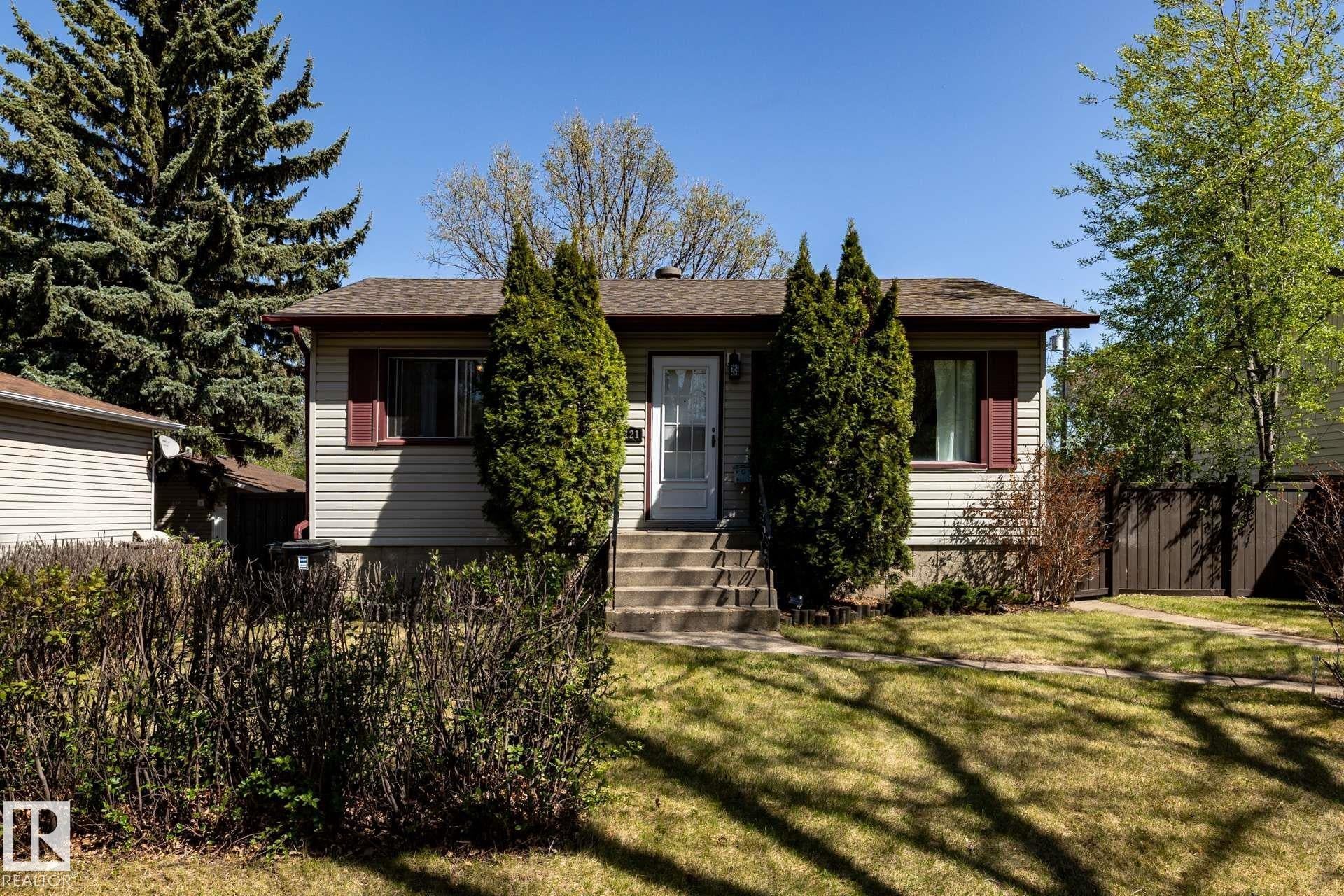 Single Family Property for Sale at 12121 39 Street Northwest, Edmonton: MLS®# E4464412