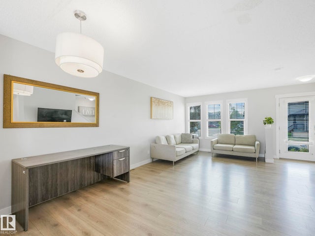 648 Lewis Greens Drive, Edmonton