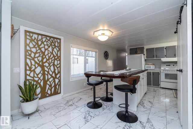 1011 West Mount Crescent, Edmonton