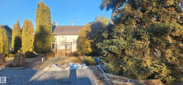 5224 49 Avenue, Rural Lac Ste. Anne County