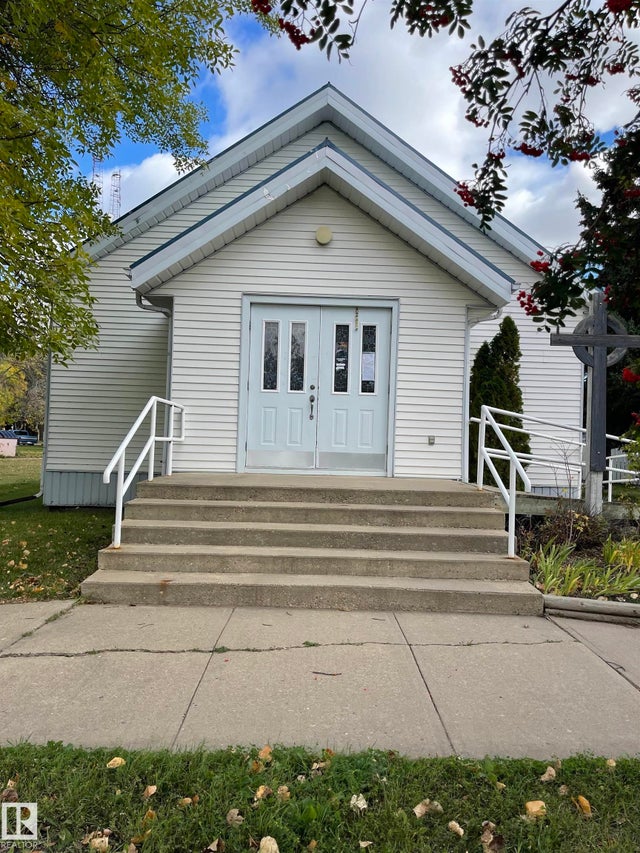 5042 48 Avenue, Vegreville