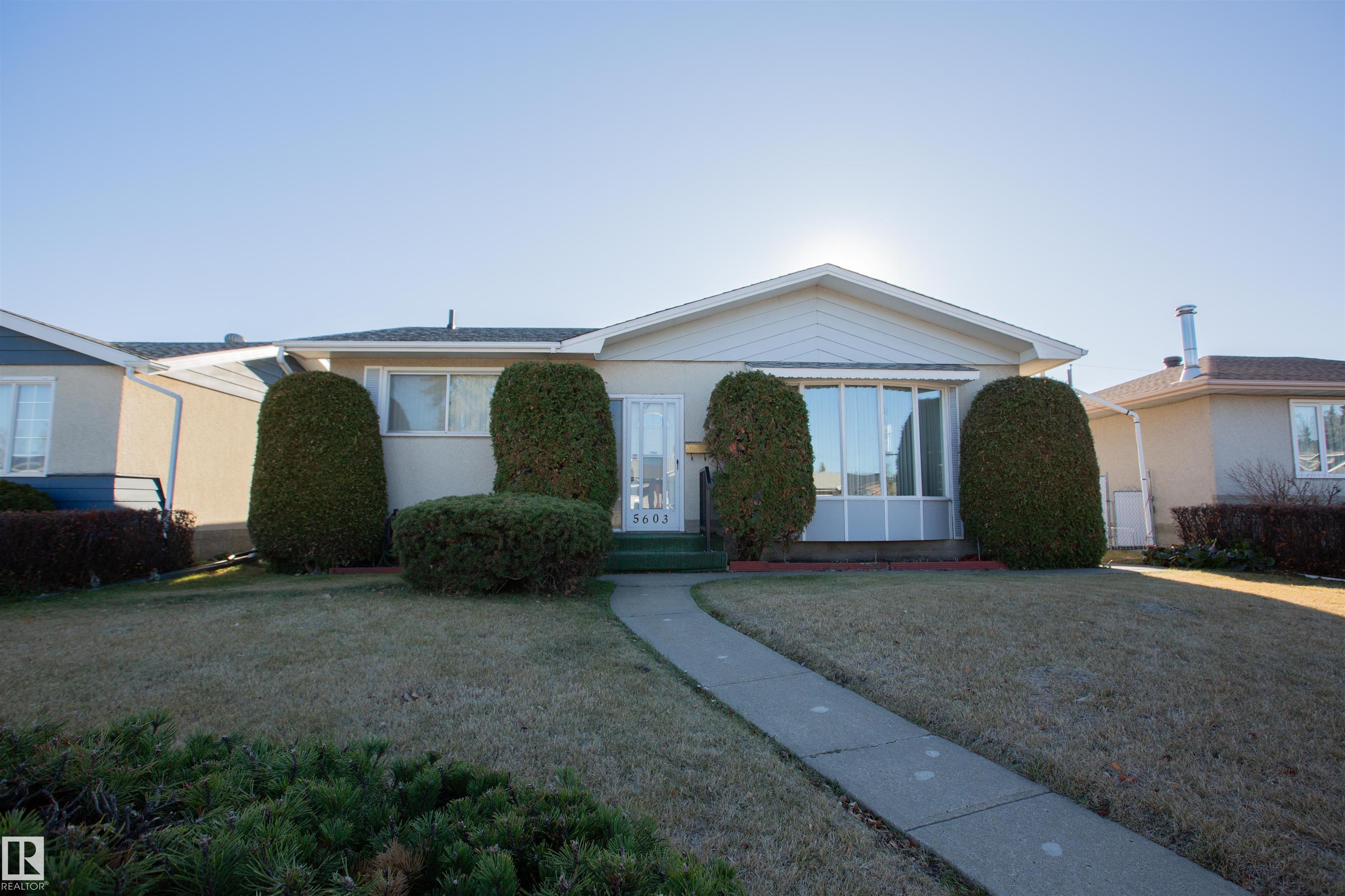Photo for MLS®# E4464851 - home for sale at 5603 92 Avenue Northwest, Ottewell, Edmonton AB