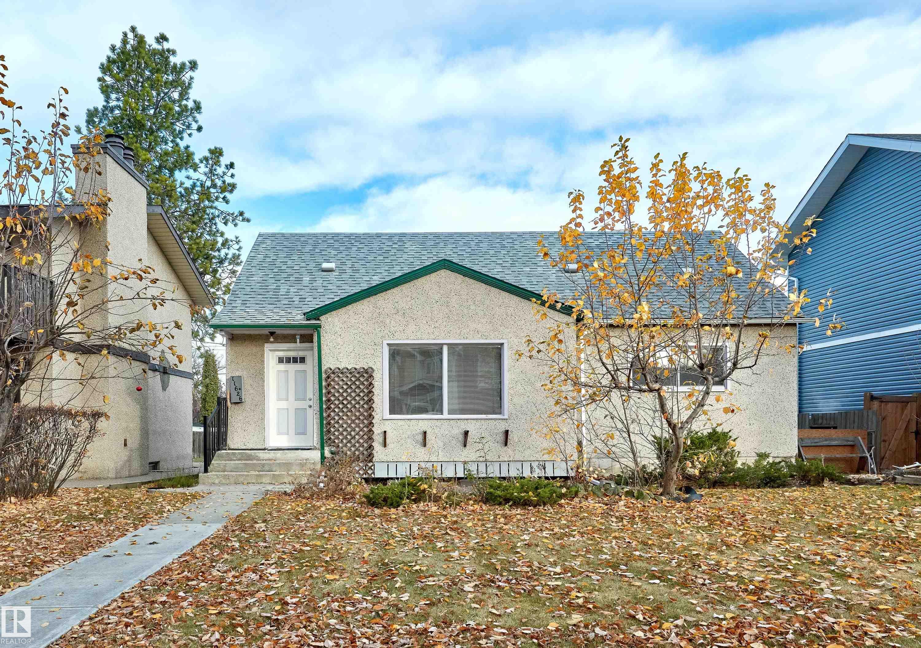 Photo for MLS®# E4464852 - home for sale at 11626 77 Avenue Northwest, Belgravia, Edmonton AB