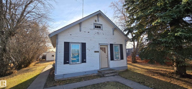 5109 50 Street, Lavoy