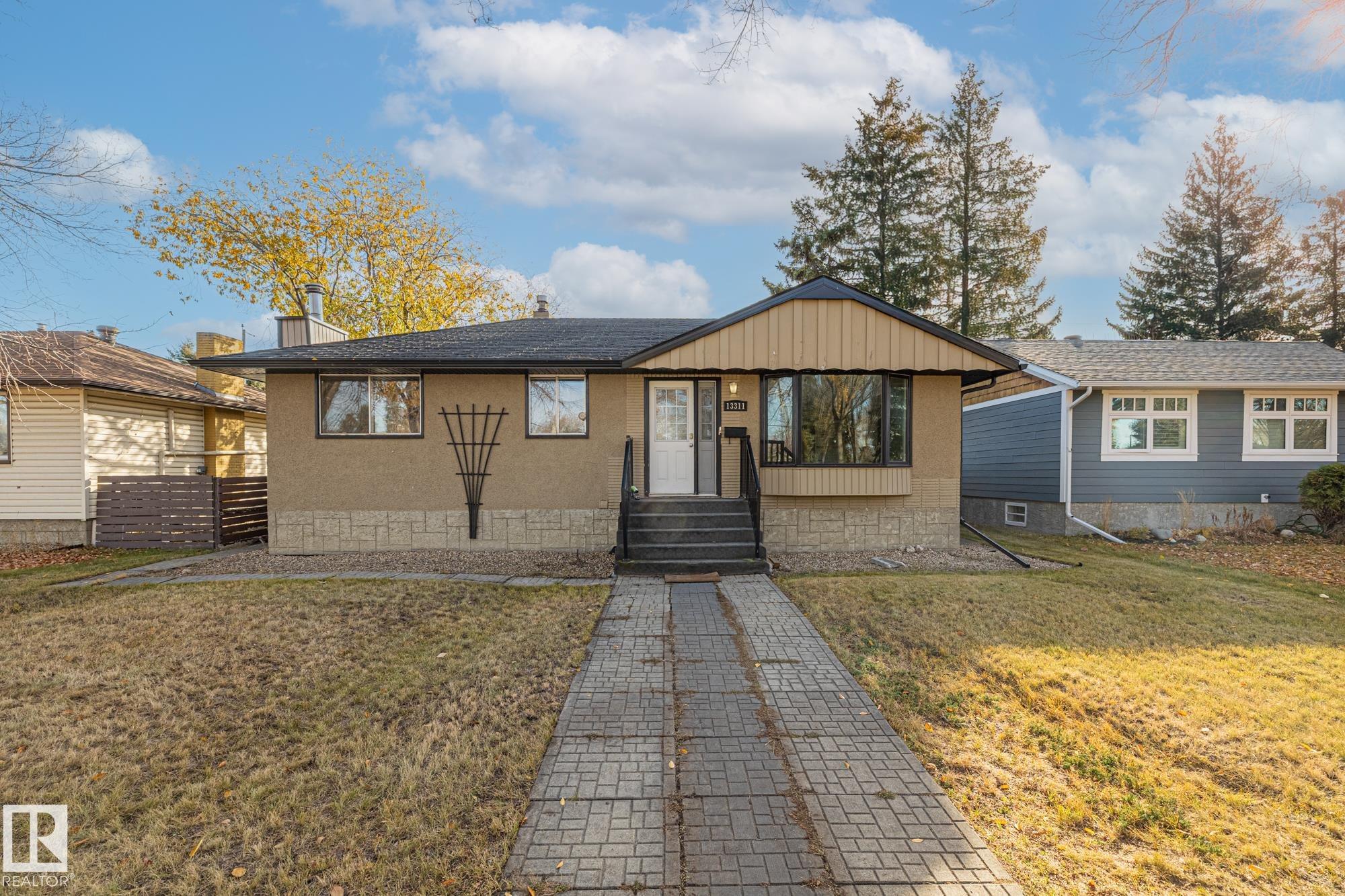Photo for MLS®# E4464995 - home for sale at 13311 Dovercourt Avenue Northwest, Dovercourt, Edmonton AB
