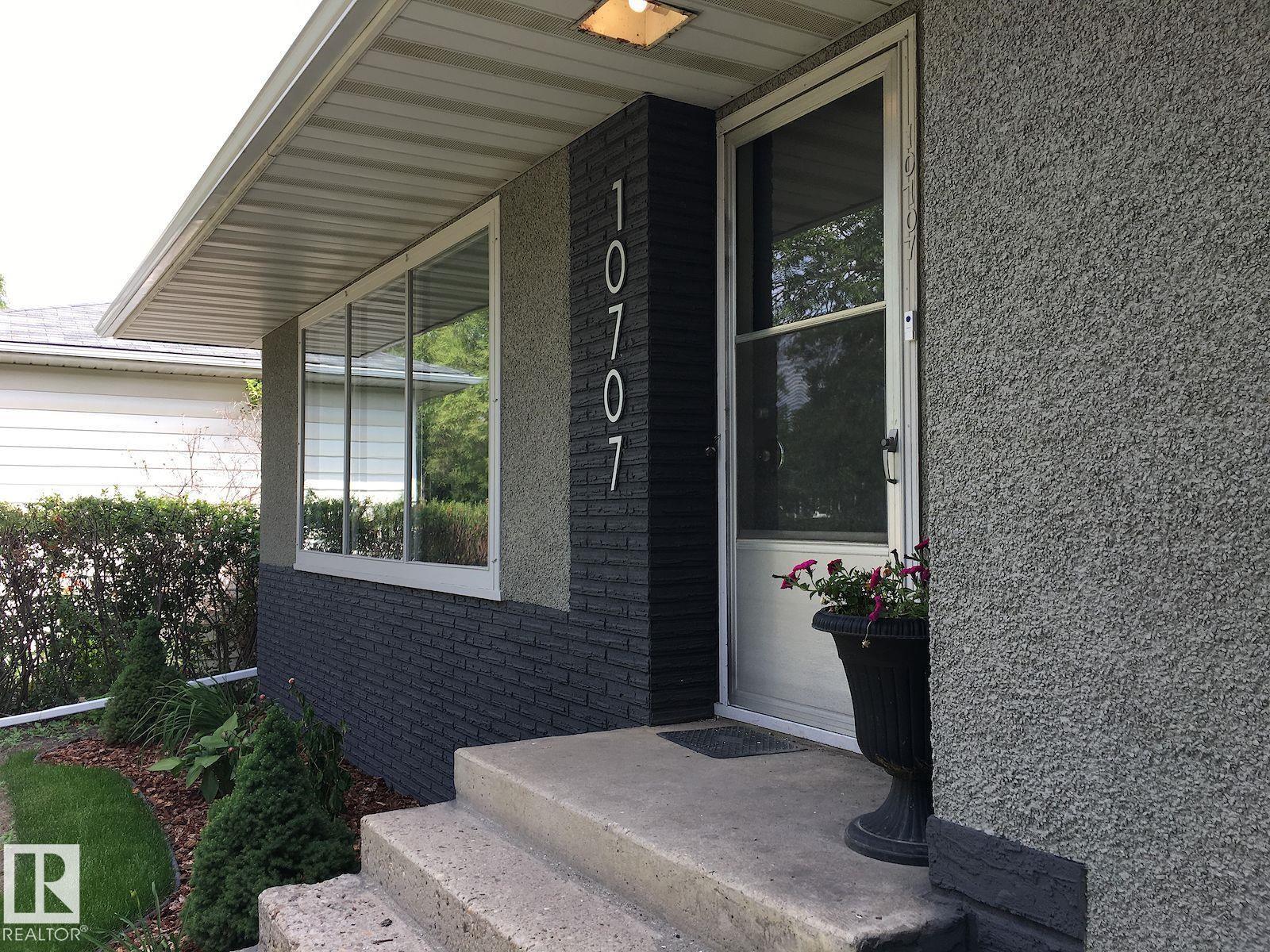 Photo for MLS®# E4465095 - home for sale at 10707 129 Street Northwest, Westmount, Edmonton AB