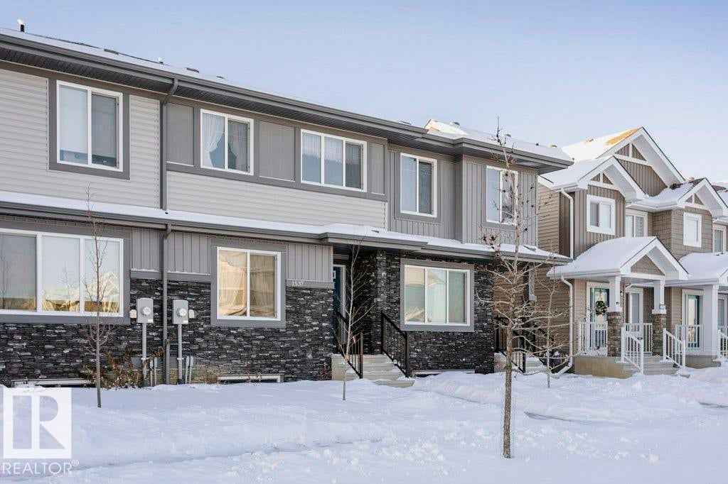1537 Sandstone Boulevard, Sherwood Park