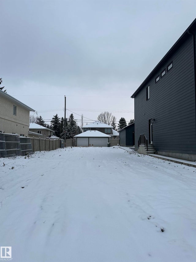 40b Valleyview Crescent, Edmonton