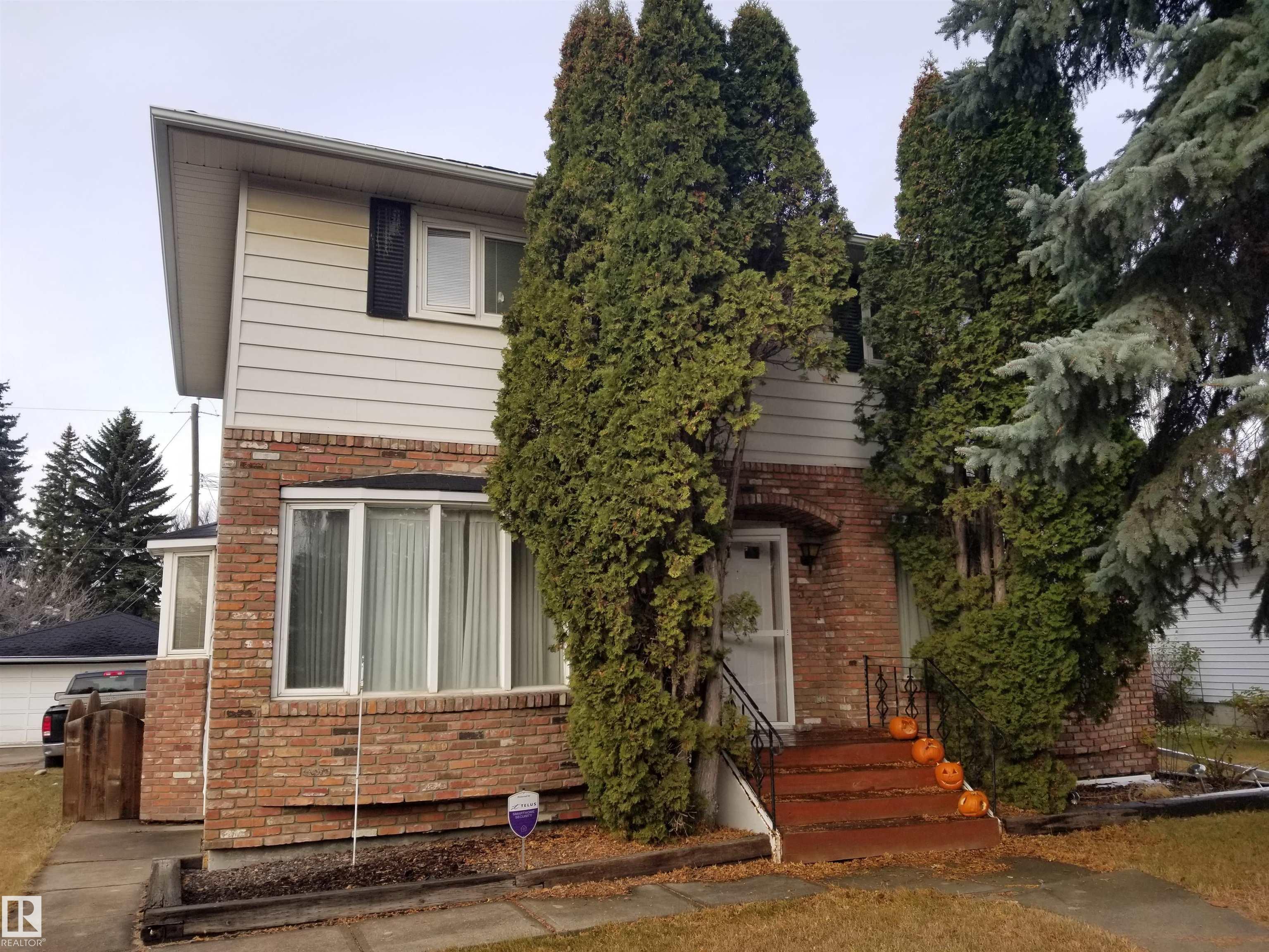 Edmonton Home for Sale: Single Family Listing in Holyrood
