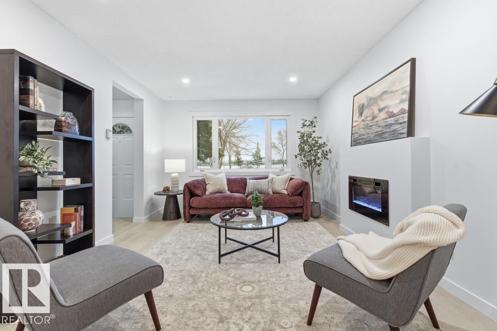 Condo / Townhouse Property for Sale at 5d Callingwood Court Northwest, Edmonton: MLS®# E4465232