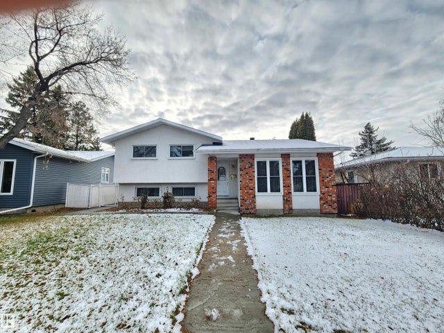 712 Knottwood South Road, Edmonton