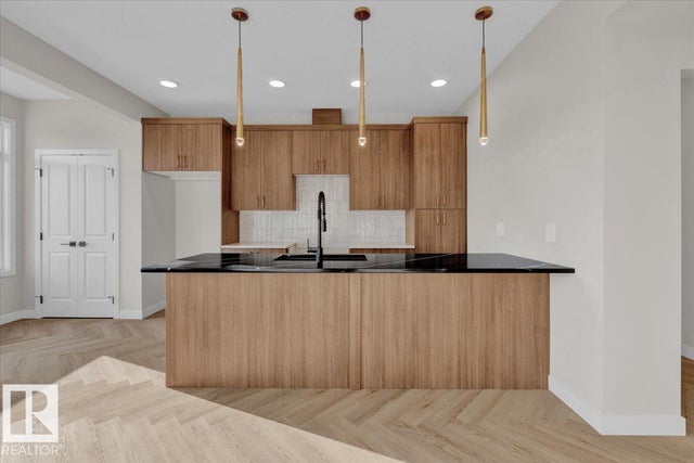 2127 Crossbill Lane, Edmonton