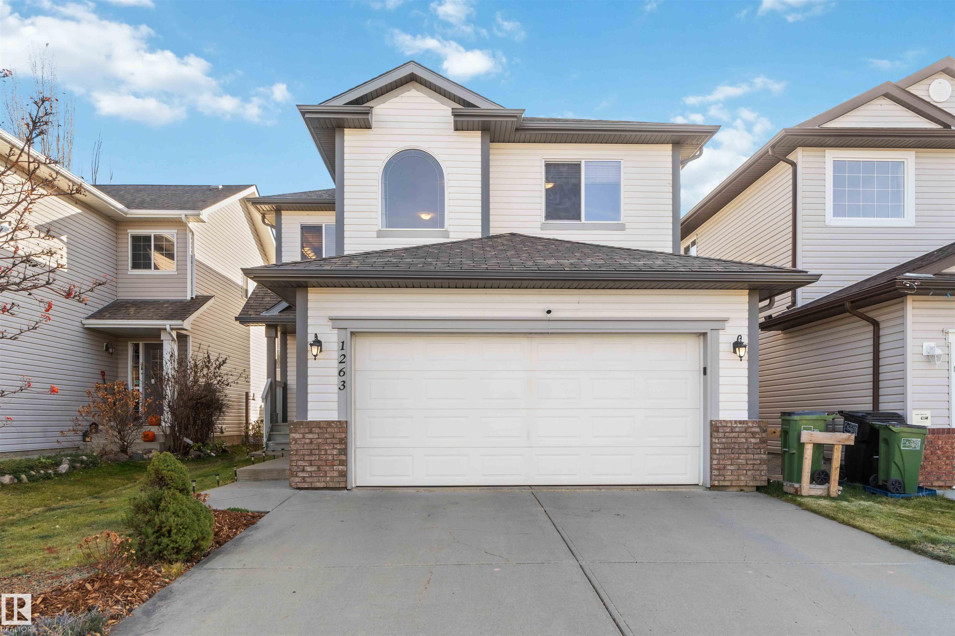 Photo for MLS®# E4465654 - home for sale at 1263 Mcallister Way Southwest, Macewan, Edmonton AB