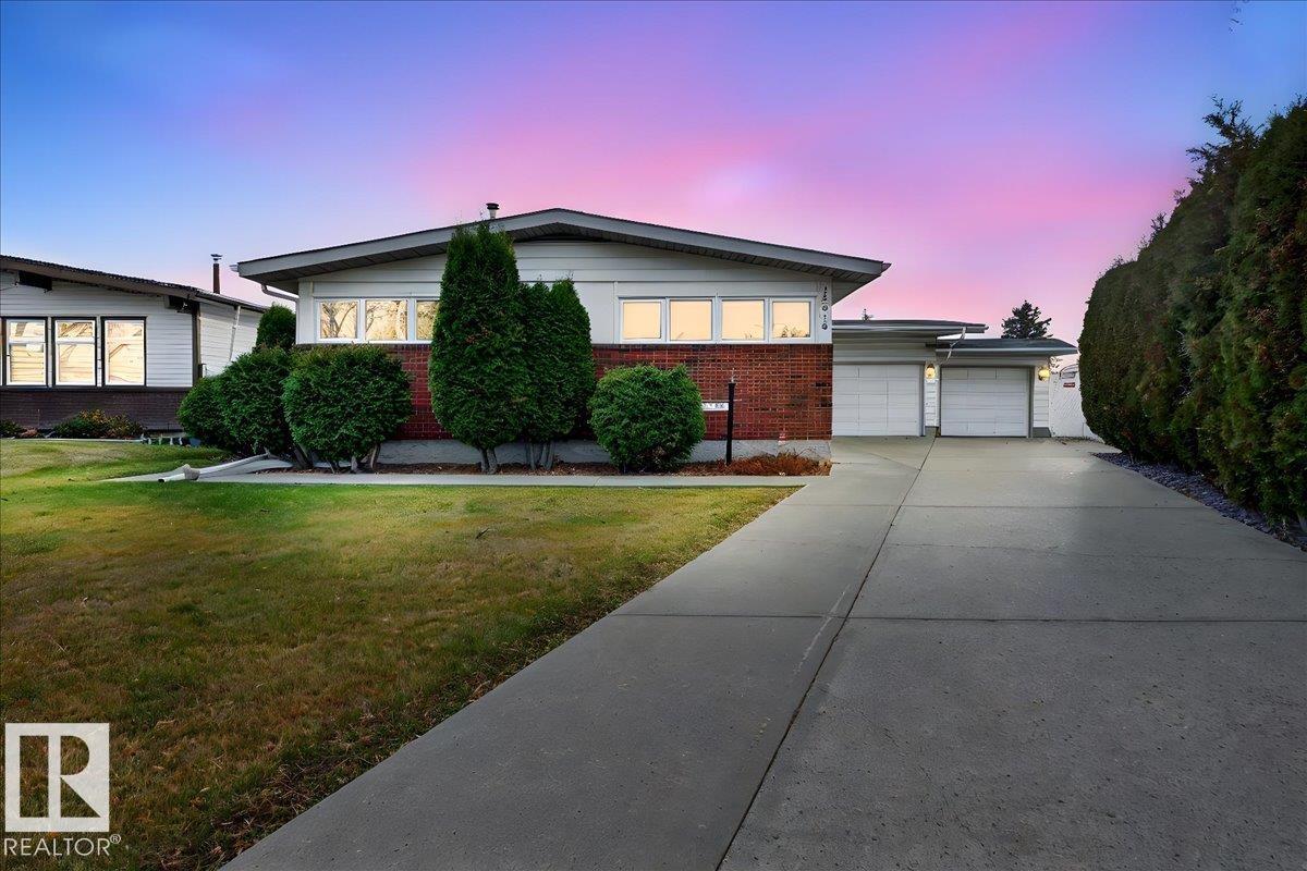 Home for Sale Located at 13816 89 Street Northwest, Edmonton, AB