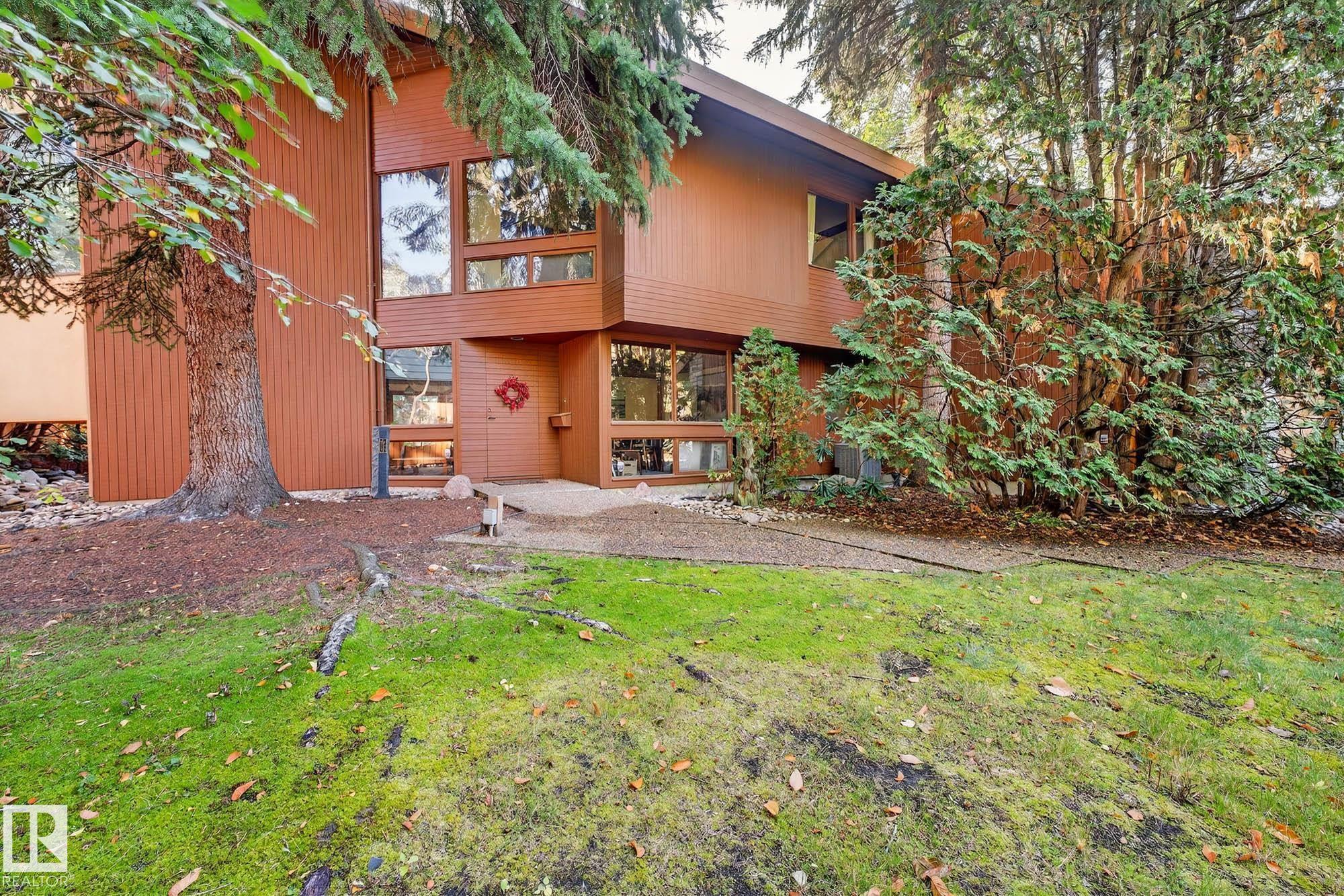 Photo for MLS®# E4465866 - home for sale at 171 Brander Drive Northwest, Brander Gardens, Edmonton AB