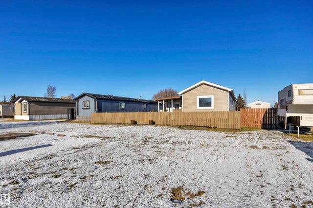 48 Calmar Mobile Home Park, Calmar