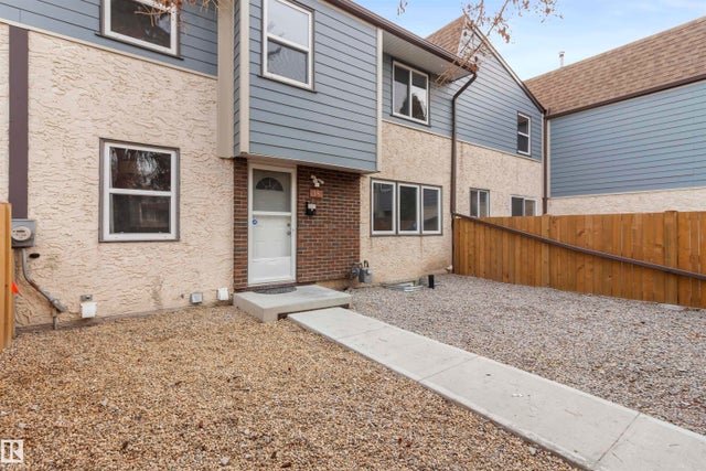 18 Willowdale Place, Edmonton