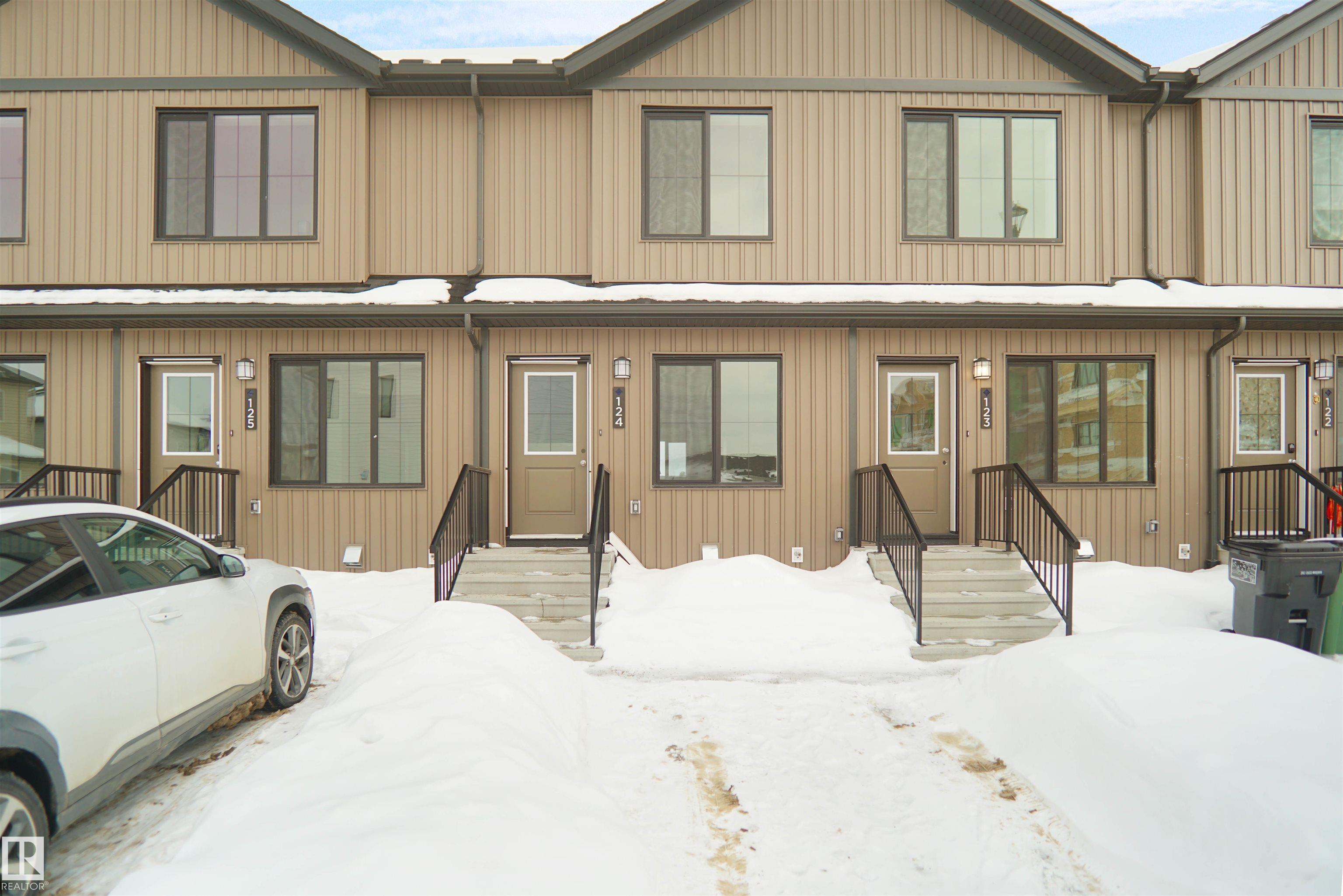 Real Estate Listing in Cy Becker, Edmonton