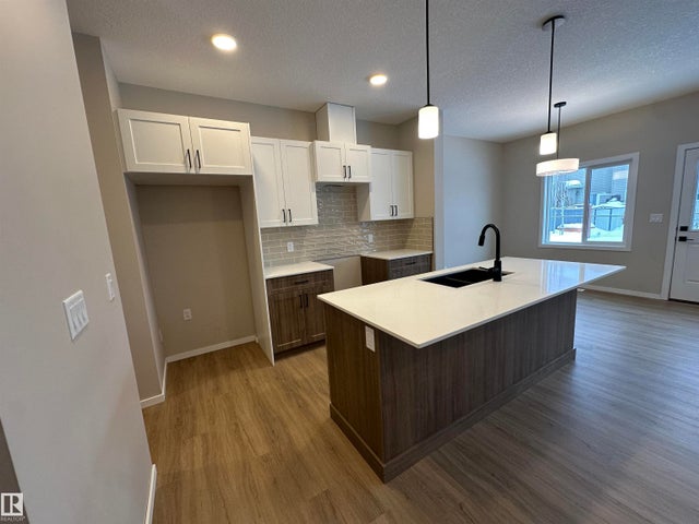 1152 South Creek Wynd, Stony Plain