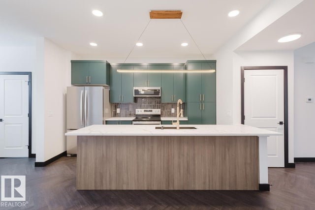 2124 Crossbill Lane, Edmonton