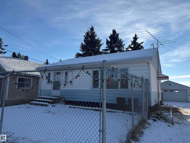 5107 49 Avenue, Andrew