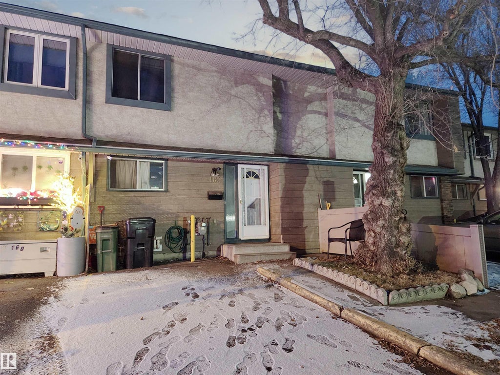 162 Abbottsfield Road, Edmonton