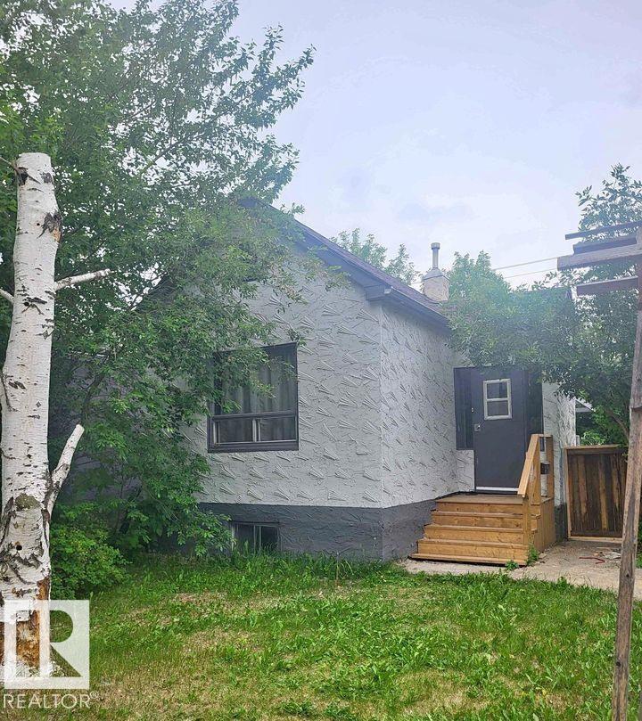 Single Family Home for Sale in Edmonton, AB