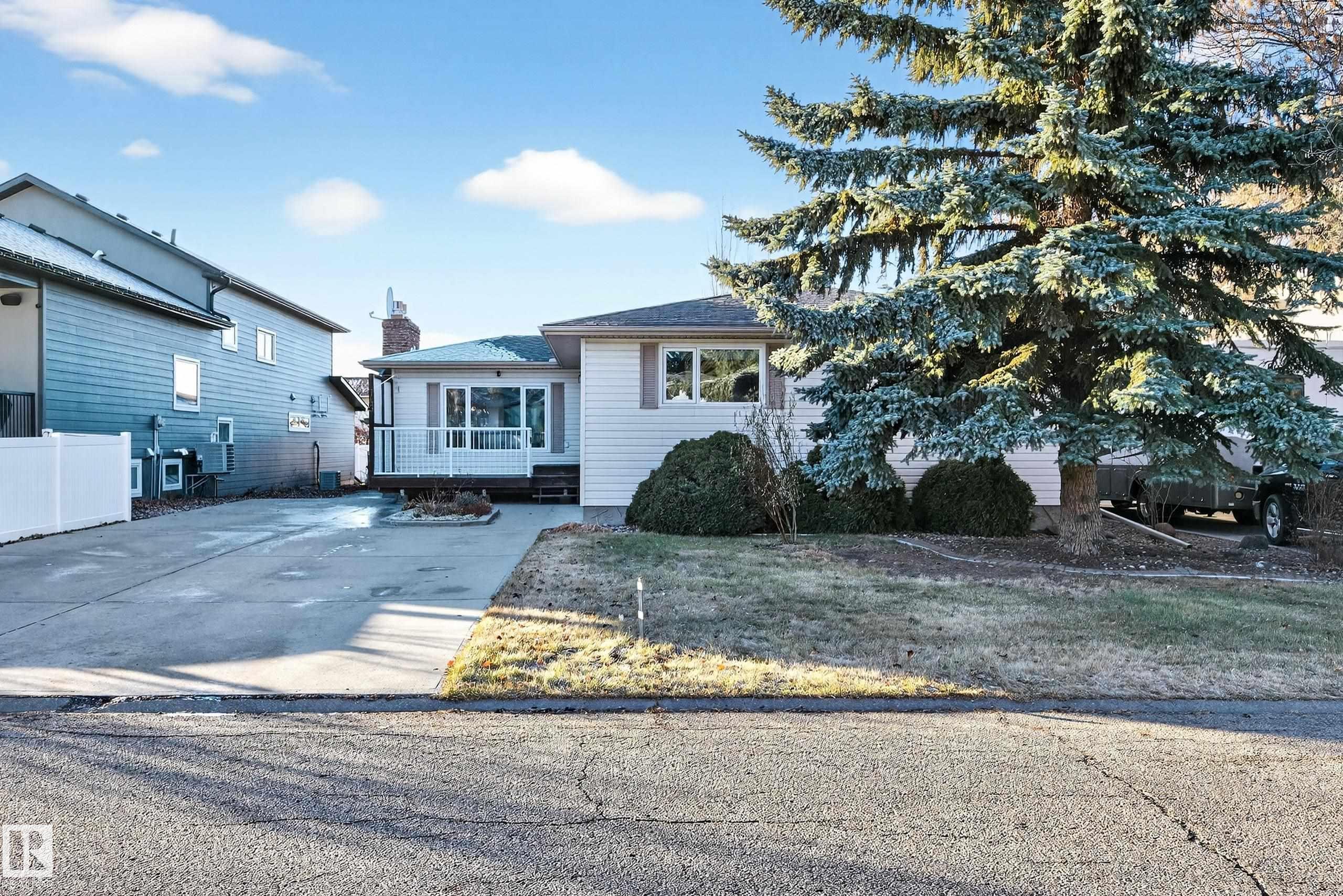 Edmonton Home for Sale: Single Family Listing in Lee Ridge