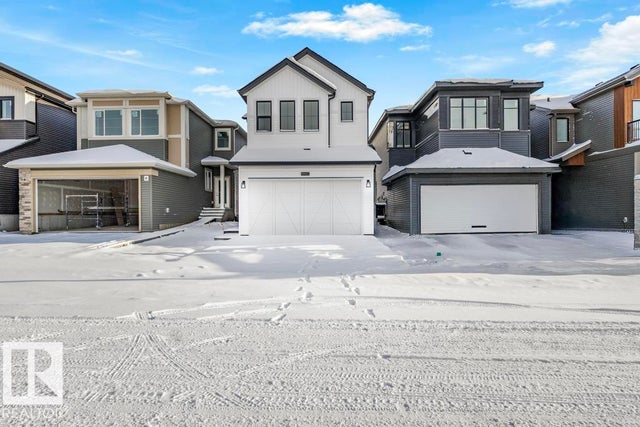 8960 Elves Loop Nw, Edmonton