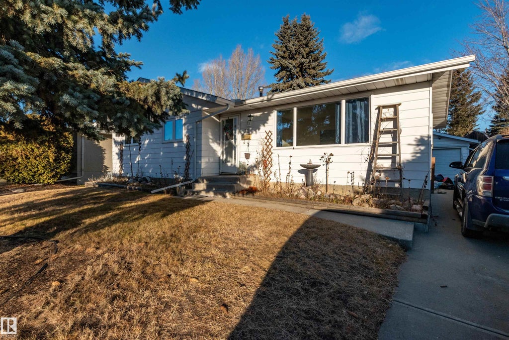 32 Groveland Road, Sherwood Park